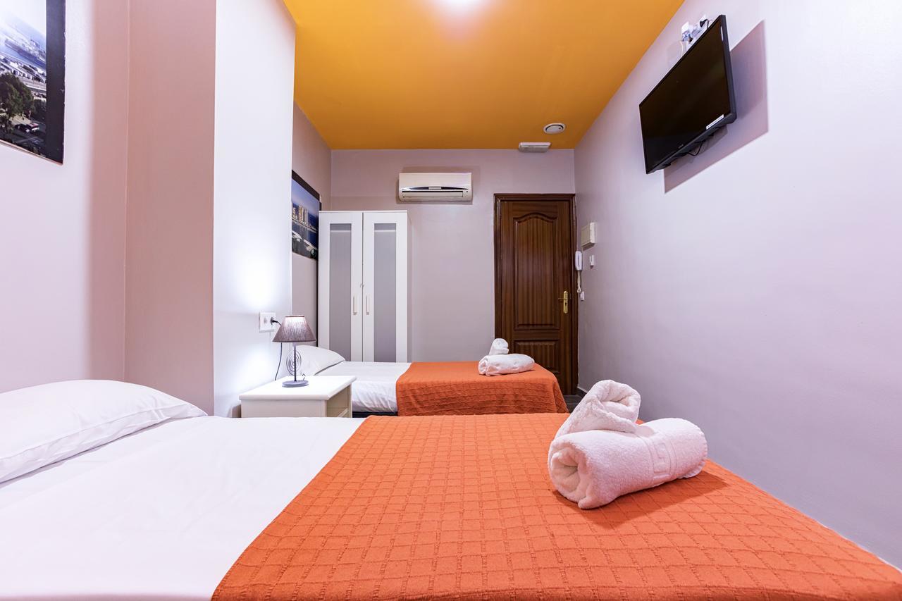 Hostal Ciudad Jardin Málaga Dış mekan fotoğraf
