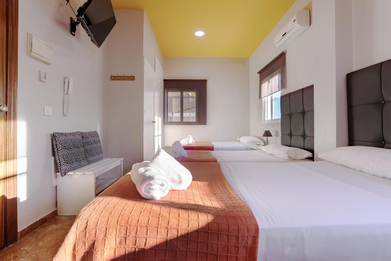 Hostal Ciudad Jardin Málaga Dış mekan fotoğraf