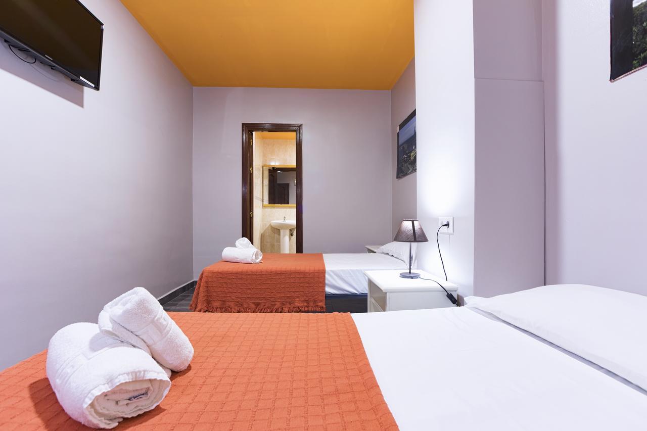 Hostal Ciudad Jardin Málaga Dış mekan fotoğraf