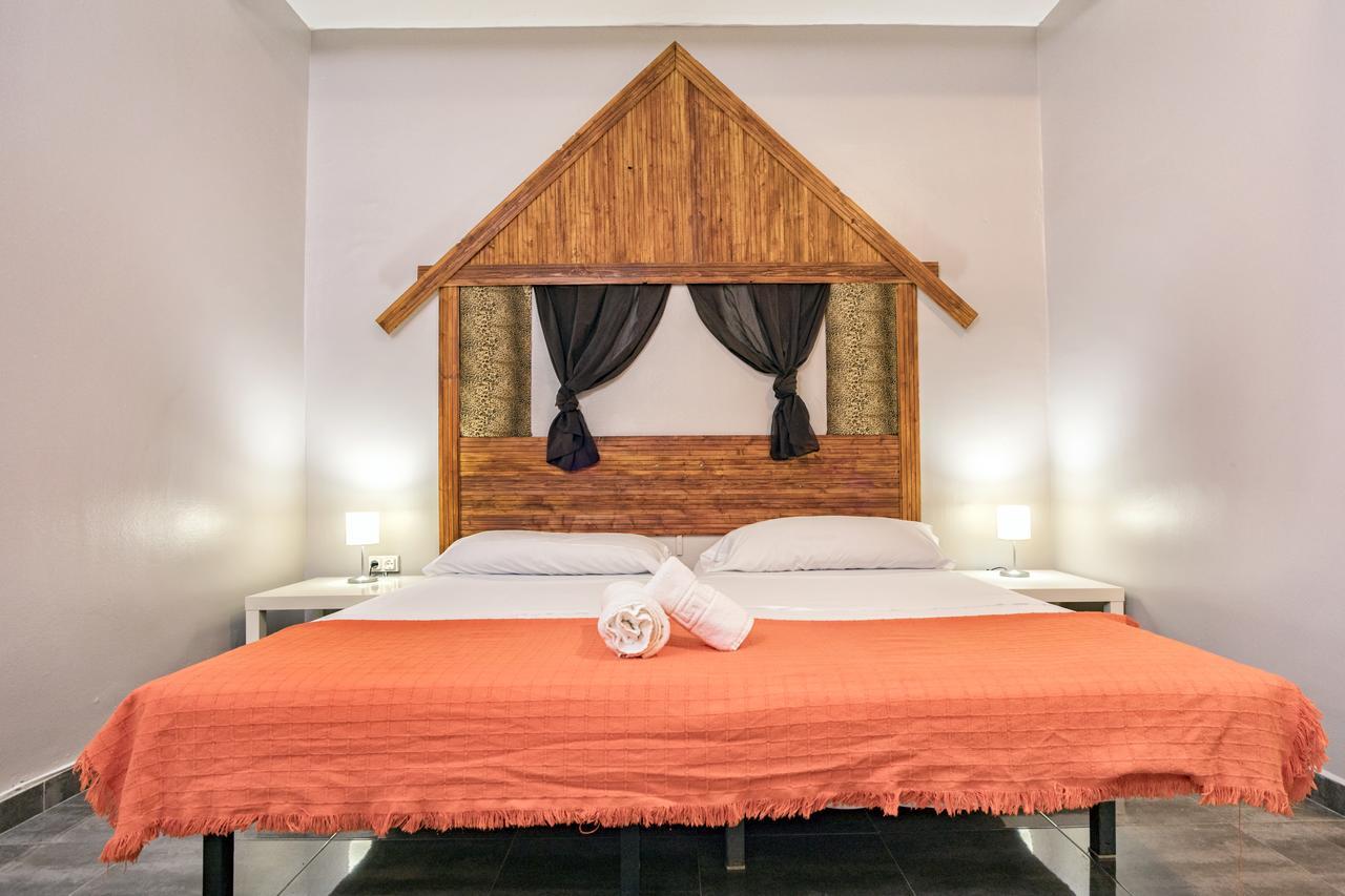 Hostal Ciudad Jardin Málaga Dış mekan fotoğraf
