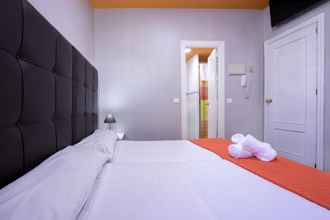 Hostal Ciudad Jardin Málaga Dış mekan fotoğraf