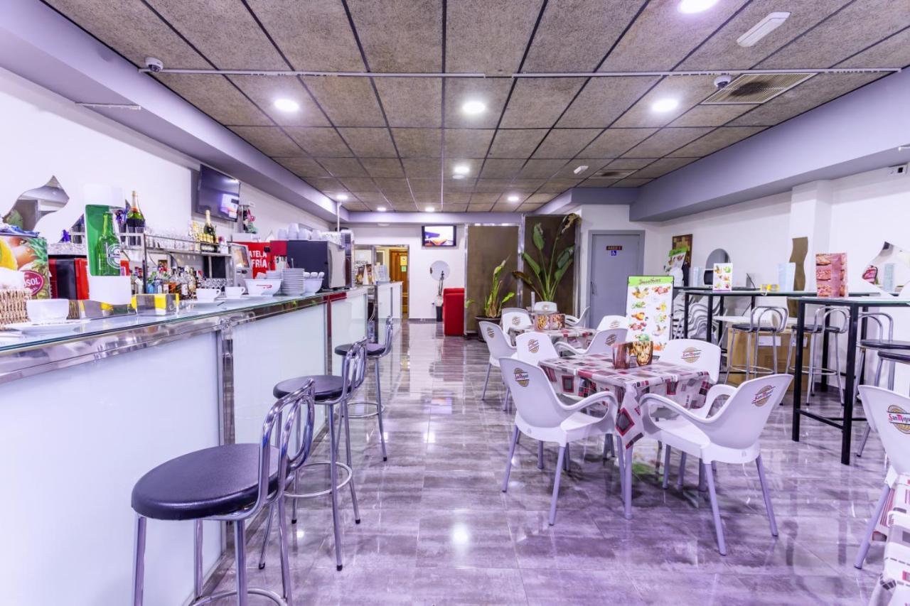 Hostal Ciudad Jardin Málaga Dış mekan fotoğraf