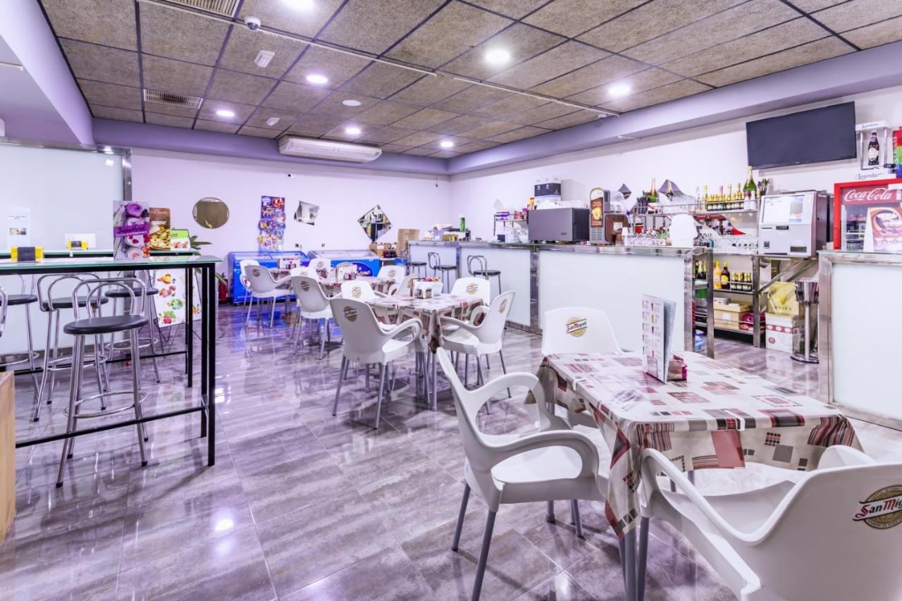 Hostal Ciudad Jardin Málaga Dış mekan fotoğraf