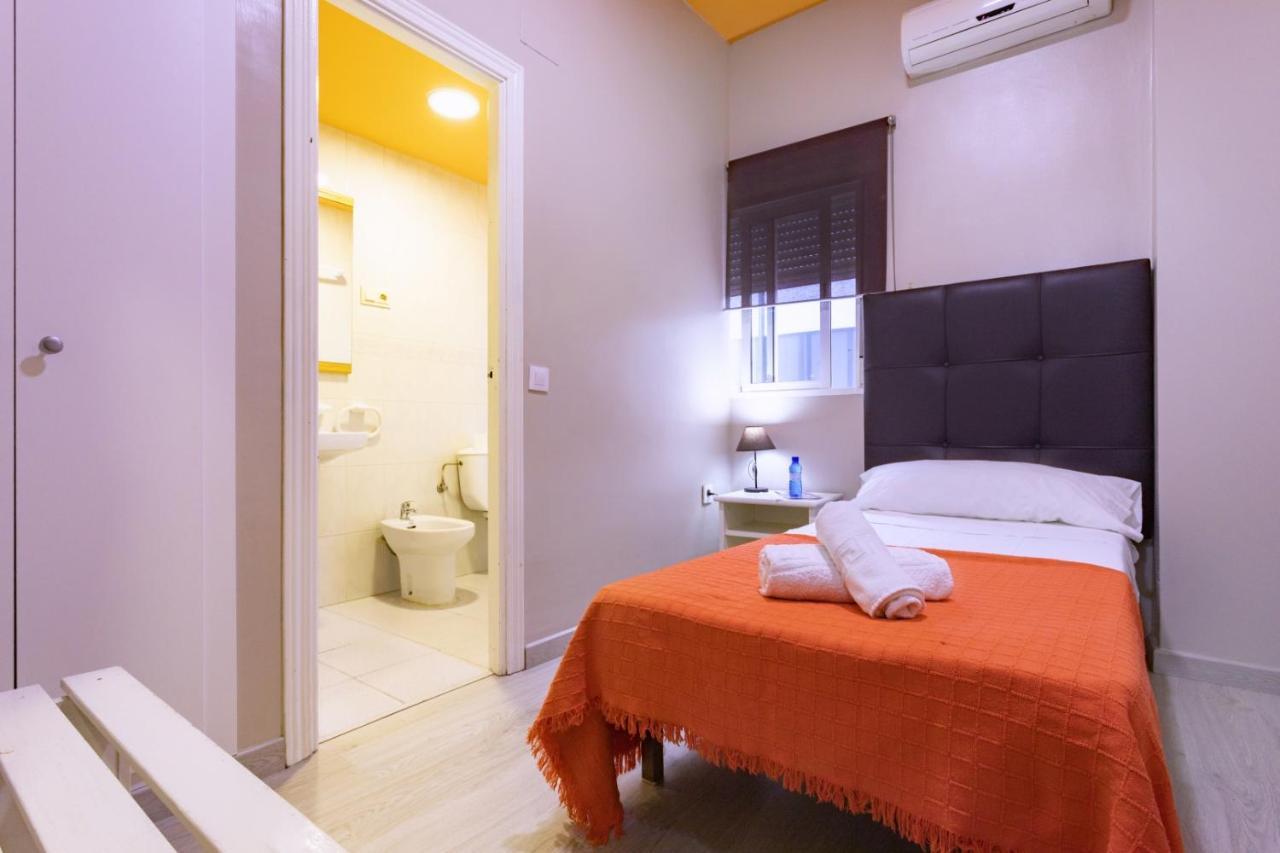 Hostal Ciudad Jardin Málaga Dış mekan fotoğraf