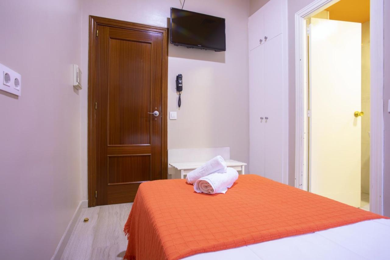 Hostal Ciudad Jardin Málaga Dış mekan fotoğraf