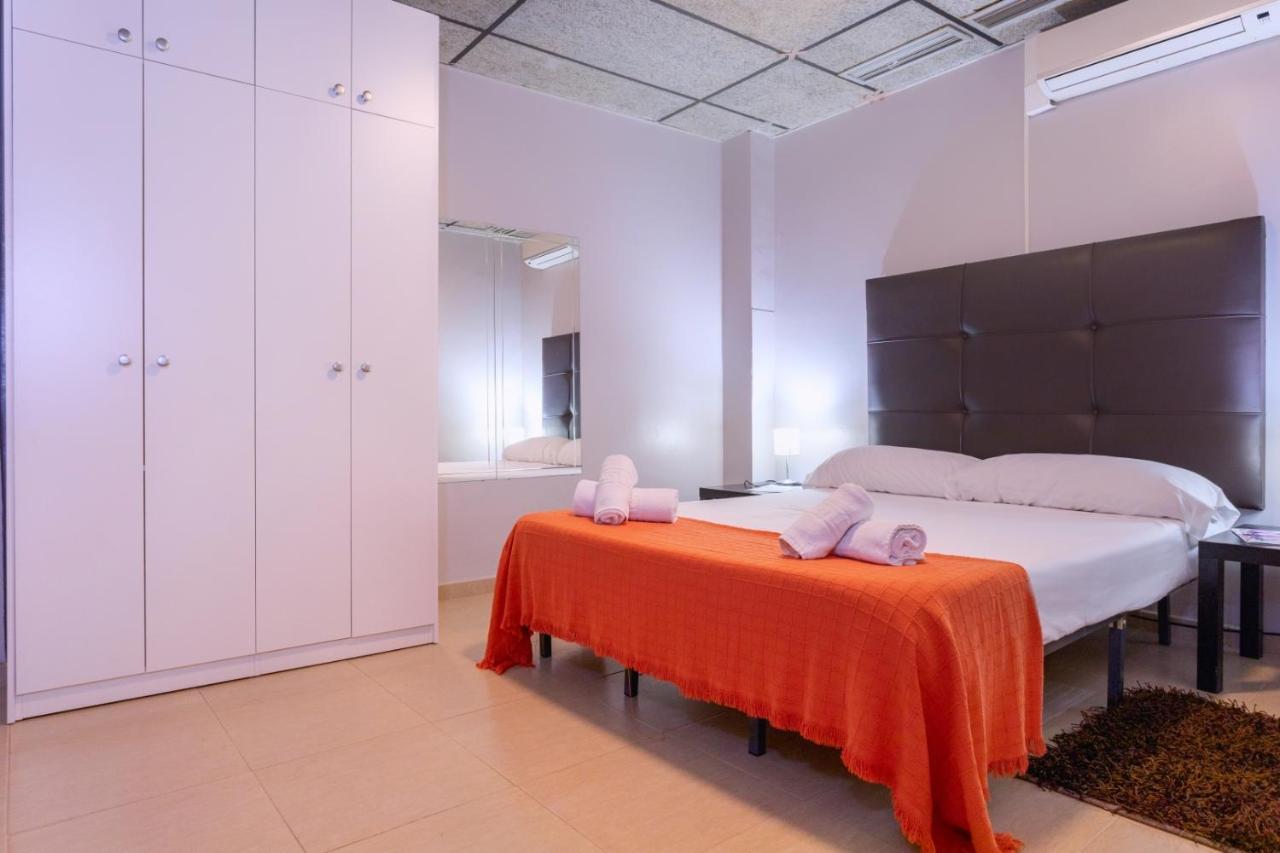 Hostal Ciudad Jardin Málaga Dış mekan fotoğraf