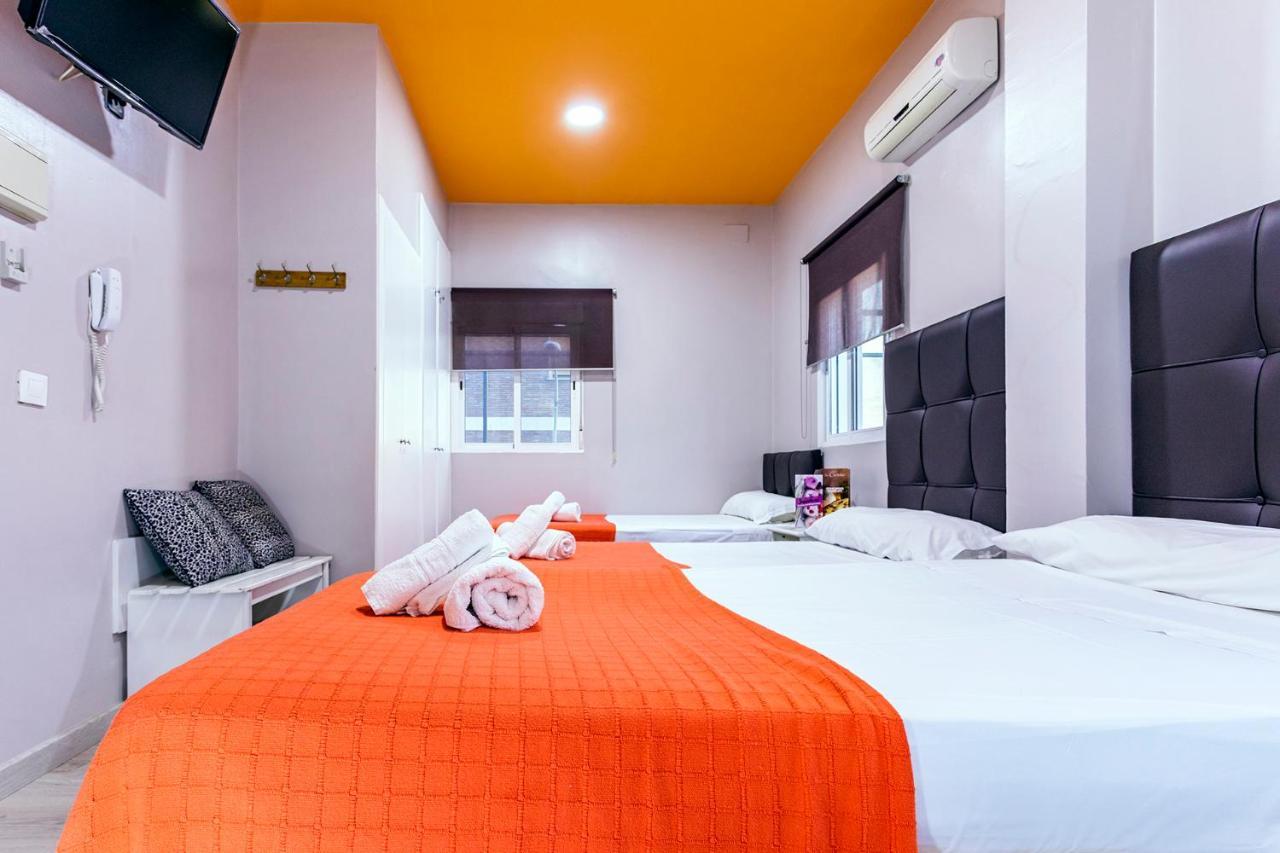 Hostal Ciudad Jardin Málaga Dış mekan fotoğraf